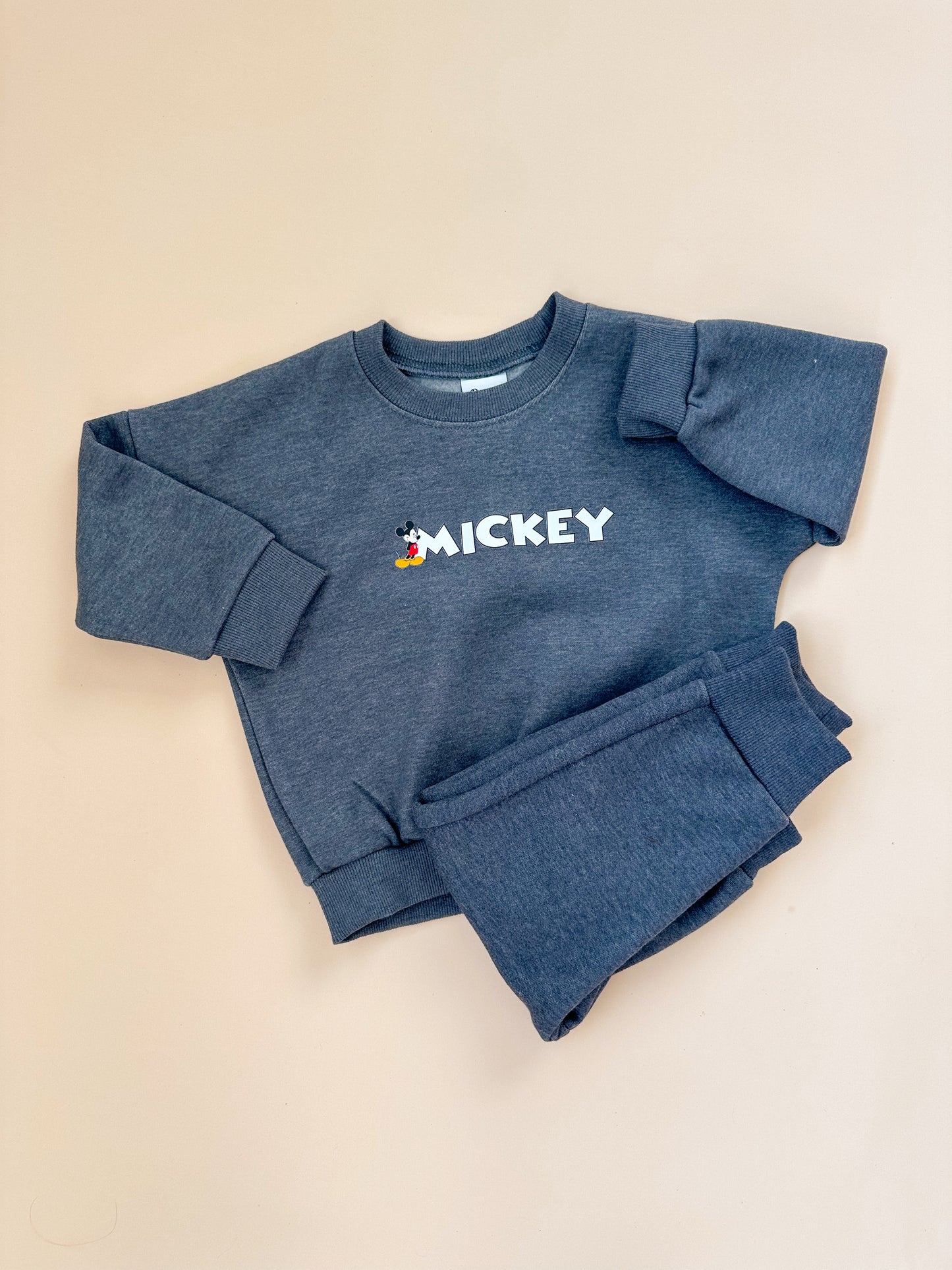 Character Initial Sweat Set