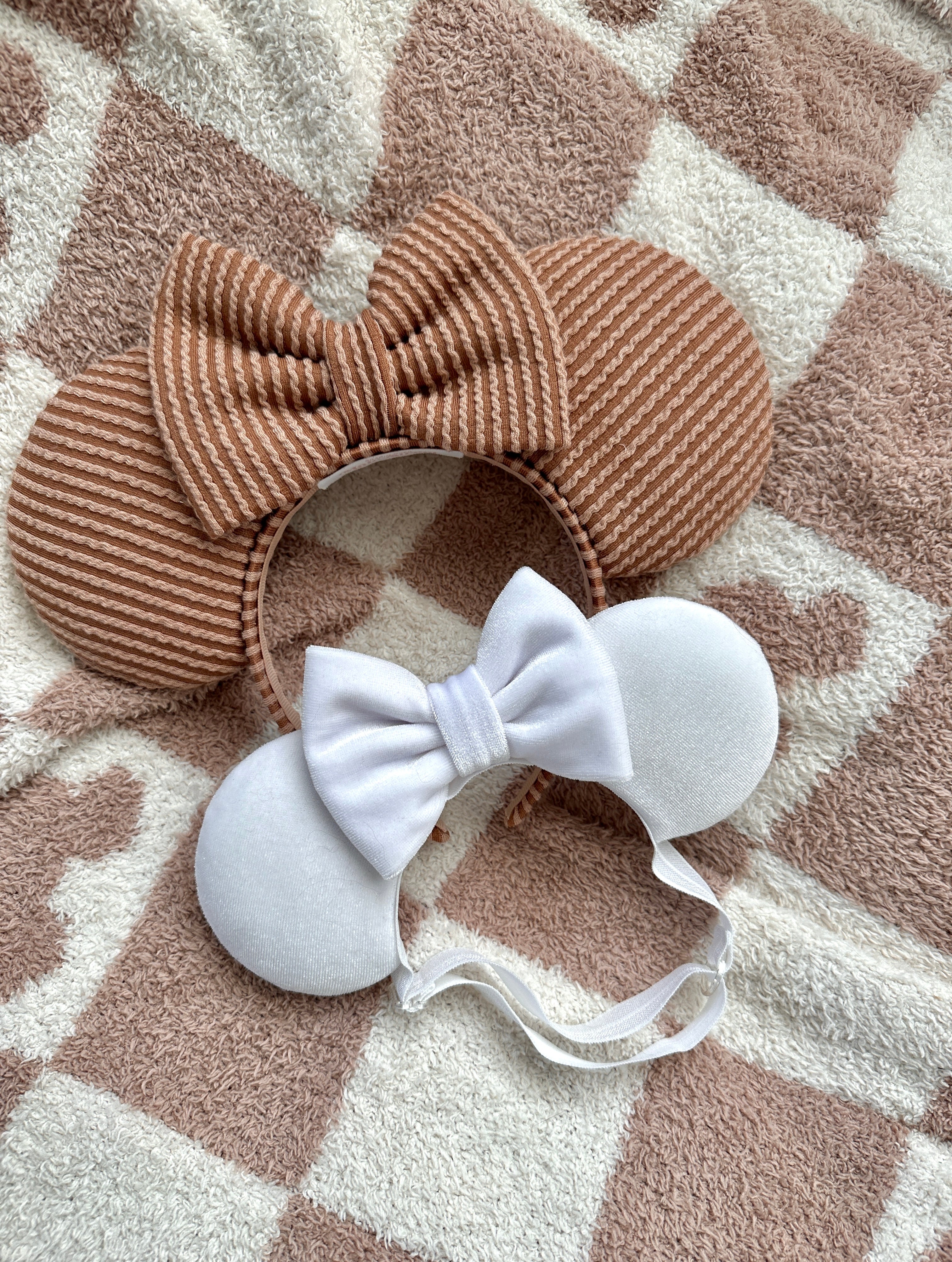 Disney - Sherpa/Fluffy Brown 2024 Bow Minnie Ears